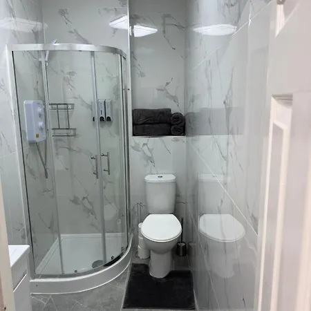 Luxury Studio In Victoria, 7 Minutes Walk To Victoria Station, Room 8 London Exterior photo