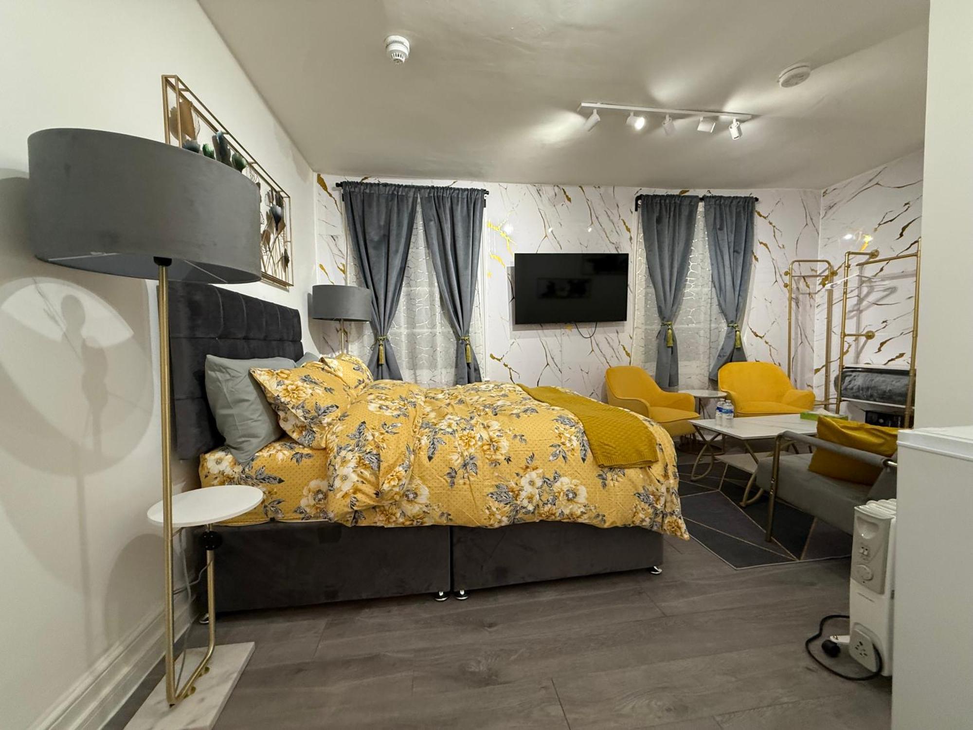Luxury In Victoria, 7 Minutes Walk To Victoria Station, 8 *