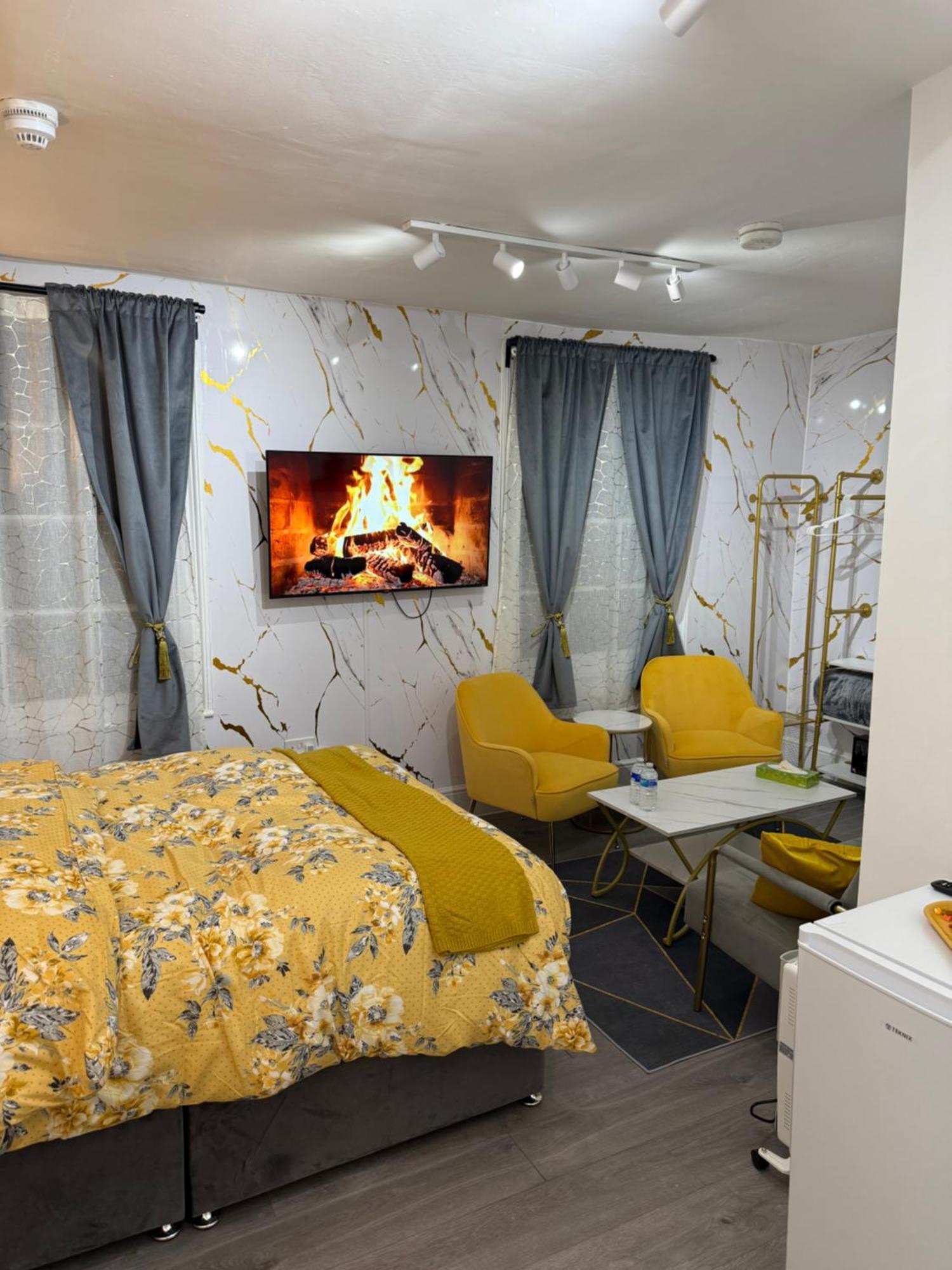 Luxury In Victoria, 7 Minutes Walk To Victoria Station, 8 *