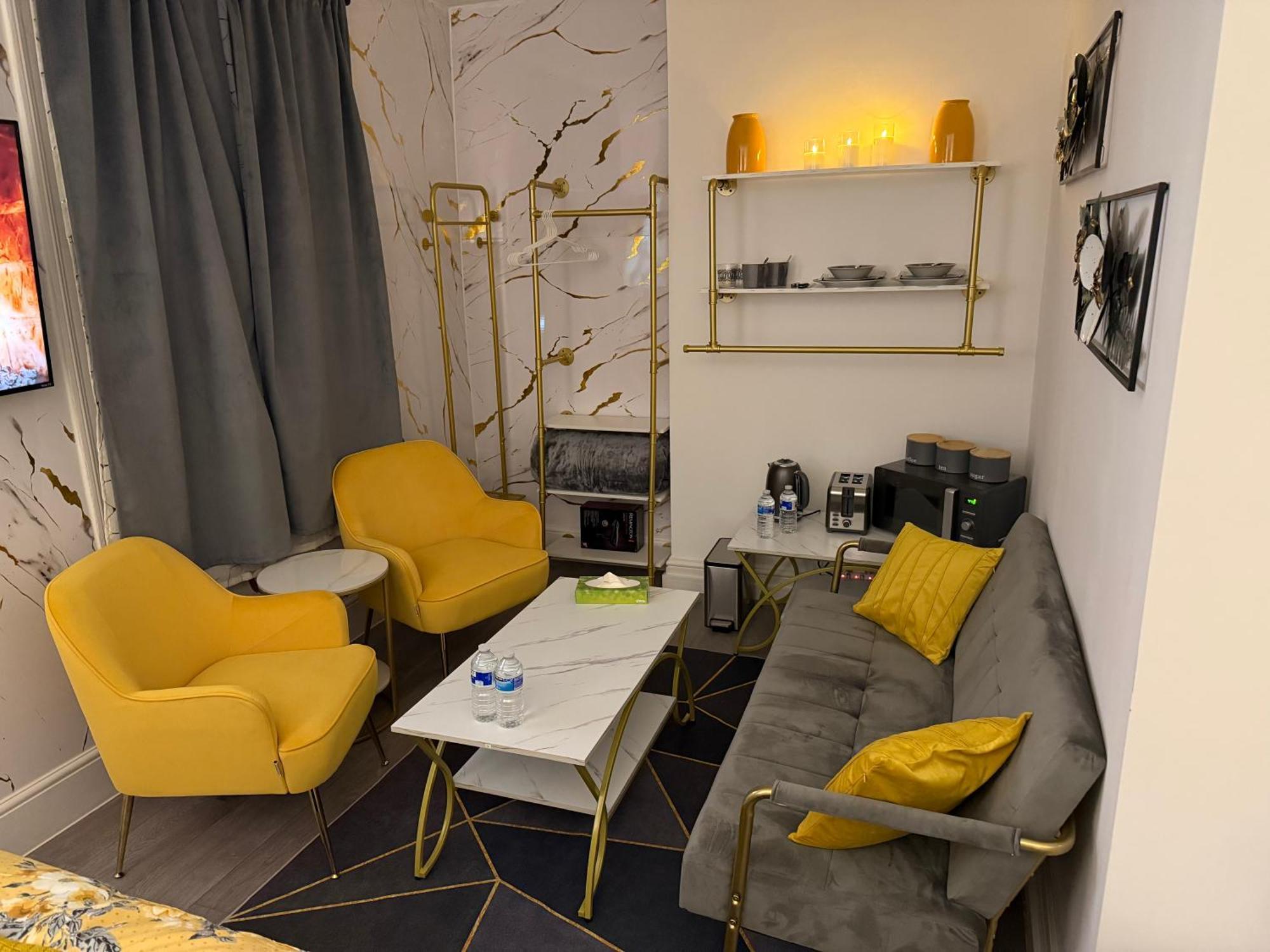 Homestay Luxury In Victoria, 7 Minutes Walk To Victoria Station, 8